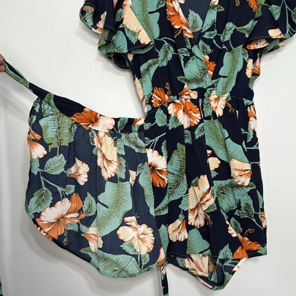 SHEIN Palm Leaf Print Surplice Romper Size Small - Picture 7 of 10